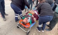 Elma yüklü çekici kanala devrildi: 1 yaralı