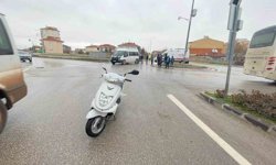 Minibüsle motosiklet çarpıştı: 1 yaralı