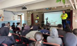 Öğrenci ve öğretmenlere trafik eğitimi verildi