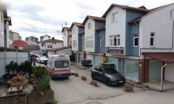 Komşular ihbarda bulundu, polis çilingirle kapıyı açtı