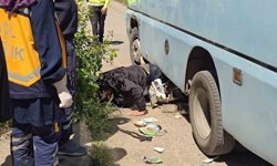 Minibüsün altında can pazarı