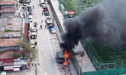 Park halindeki yabancı plakalı minibüs yandı