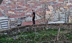 4 saat ikna edilmeye çalışıldı, düştü yaralandı