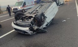 Niğde-Adana Otoyolu’nda otomobil takla attı: 1’i çocuk 2 yaralı
