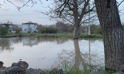 Fertek’te bahçe sular altında kaldı