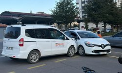 Efendibey Mahallesinde maddi hasarlı kaza