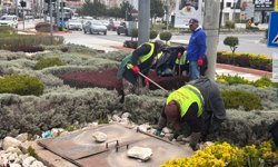 Niğde’de bahar temizliği ve peyzaj çalışmaları sürüyor