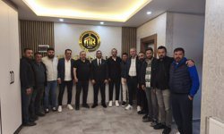 Niğde Müteahhitler Birliği’nde başkan değişimi