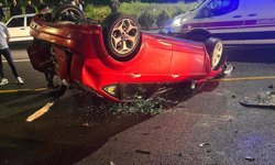 Niğde’de kontrolden çıkan araç takla attı: 2 yaralı