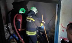 Metruk binada çıkan yangın kısa sürede söndürüldü