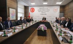 Bakan Memişoğlu Niğde'de sağlık yatırımlarını masaya yatırdı
