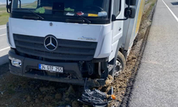 Niğde-Kayseri yolunda PTT aracı kaza yaptı