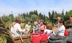 Organik atıklar komposta dönüşüyor