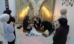 Sadece kadınlara özel kafe açtı doyasıya eğlendiler