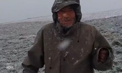 Gümüşler’in yüksek kesimlerine lapa lapa kar yağdı