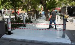 Şadırvan Park'ta banklar ve ahşap yürüyüş yolları boyandı