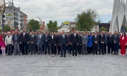 Niğde'de 19 Mayıs çelenk sunma töreniyle başladı
