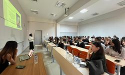 Niğde’de “Filtreyi Kaldır” projesi kapsamında konferans