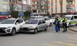 Niğde’de Süleyman Fethi Caddesi’nde maddi hasarlı kaza