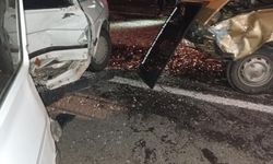 Çamardı ilçesinde iki otomobil çarpıştı: 3 yaralı