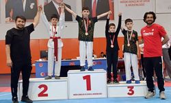 Minik güreşçilerden madalya başarısı