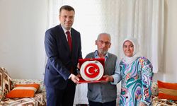 Vali Akmeşe'den şehit babasına ziyaret
