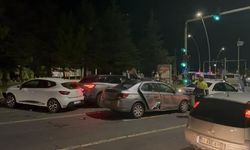 Niğde'de 5 aracın karıştığı zincirleme kaza: 2 yaralı