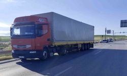 Otomobil ile tır kavşakta çarpıştı: 4 yaralı