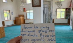 Cami imamına bırakılan not tebessüm ettirdi