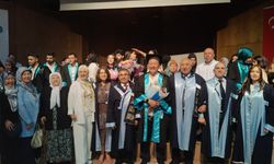 64 Yaşında mezuniyet gururu: Azmiyle örnek oldu