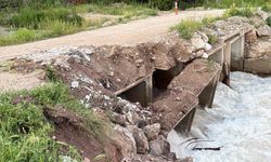 Köprü yıkıldı, 7 dakikalık yol 40 dakikaya uzadı