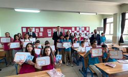 Niğde'de öğrenciler karne heyecanı yaşadı