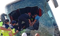Yolcu otobüsü şarampole devrildi: 44 yaralı