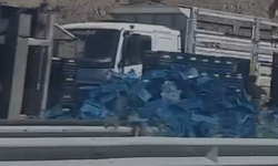 Niğde-Adana Otoyolu'nda tır devrildi