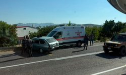 Niğde’de otomobil ile ambulans çarpıştı