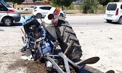 Tır ile traktör çarpıştı: 1 ağır yaralı