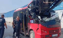Minibüs ile vinç çarpıştı: 1 yaralı
