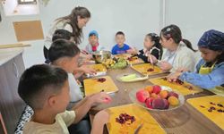 Mutfak atölyesinde çocuklar hem eğlendi hem öğrendi