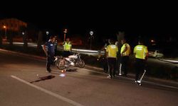Otomobile çarpan motosikletin sürücüsü ağır yaralandı