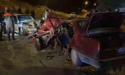 İki otomobilin çarpıştığı kazada 1 kişi öldü, 5 kişi yaralandı