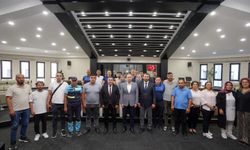 HAK-İŞ Hizmet-İş Sendikası'ndan Başkan Özdemir'e tebrik ziyareti