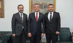 CHP'li Hulusi Özen'den Özgür Özel'e TBMM ziyareti