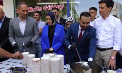 Ak Parti Niğde İl başkanlığından aşure ikramı