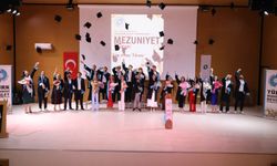 Niğde'de konservatuvar öğrencileri diplomalarını aldı