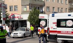 Otomobil ile motosiklet çarpıştı: 1 yaralı