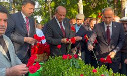 Şehit Ömer Halisdemir kabri başında anıldı