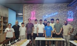 FIDE Ustası Primbetov Niğde'de simultane maç yaptı