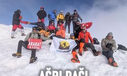Niğdeli dağcılardan Ağrı Dağı’na tırmanış
