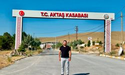 Aktaş’ın karşılama tabelası yenilendi