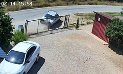Bahçe kapısına çarpıp takla attı: 2 Yaralı